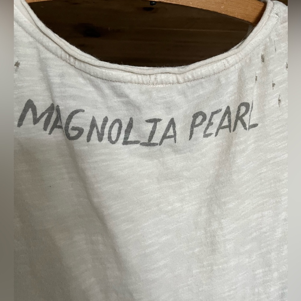 Magnolia Pearl White Graphic Short Sleeve Tee with Red Accents - Picture 7 of 8